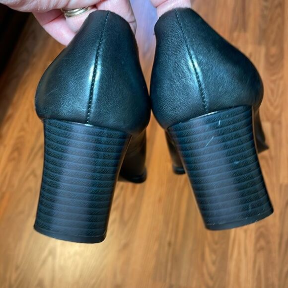 Mootsies Tootsies Faulkner Black Leather Shoes, square heels, 9 1/2 - Picture 2 of 4
